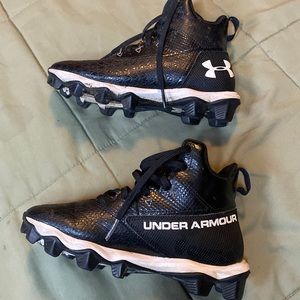 Under Armour Boys size 1.5Y Football Cleats